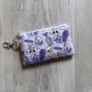 Mini llavero de bruja con cremallera, cartera pequeña de bruja mágica, monedero de murciélago gótico pastel, bolsa con gancho giratorio, tarjetero pequeño tipo ataúd