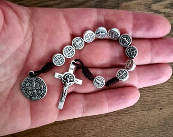 Rosario tascabile di San Benedetto, rosario fatto a mano a una decina, coroncina di San Benito a una decina, rosario con grani di preghiera, rosario minuscolo unico