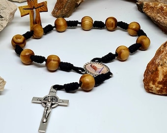 Rosario de coche, rosarios de décadas para el rosario del coche, patrón de viajes, accesorios para el coche, regalo católico, joyería religiosa, cruz, cuentas de madera de San Benito