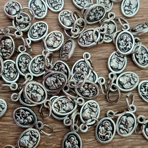 Venta al por mayor de medallas de San José / Sagrada Familia, caja de 20, 50, 100 piezas, medallas católicas