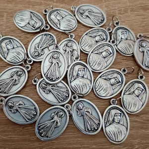 Venta al por mayor de medallas de Santa Faustina / Divina Misericordia, lotes de 5, 10, 20, 50 piezas