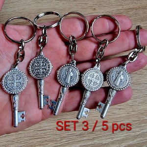 Grossiste porte-clés saint Benoît, lot de 3, 5 pcs