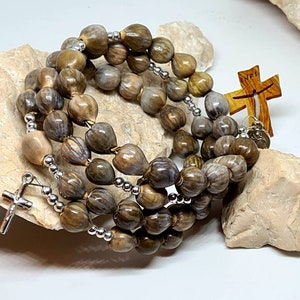 Spiral Rosary bracelet whit job&#39;s tears natural beads, jobs tears bracelet, coix jobi, wrap bracelet