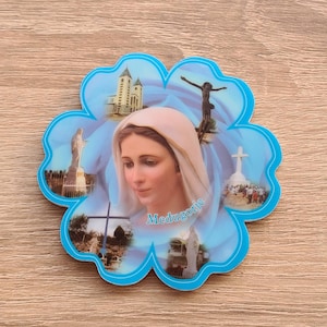 Aimant catholique Marie de Medjugorje 8 × 8 cm Aimant religieux Décoration d&#39;intérieur Saint Aimant de Medjugorje