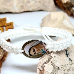 Bracelet Vierge Marie, bracelet saint cordon noué, cadeau catholique, bijoux religieux de Medjugorje, bracelet réglable fait main