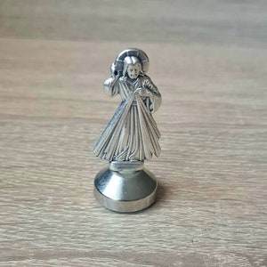 Divine Mercy mini statue