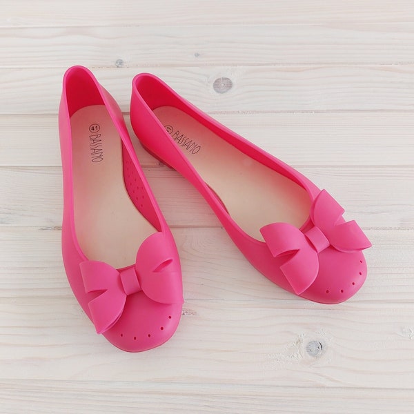 Vintage pink sandals / flats ballerina shoes / rubber sandals / plastic sandals