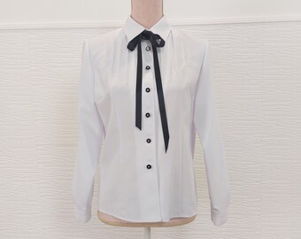 White elegant button up shirt with ribbon and belt Y2K