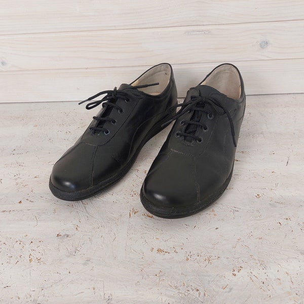 Vintage black leather Hush puppies lace up formal men's shoes