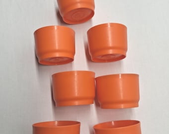Set di 7 Tupperware Snack Cup arancioni vintage, modello numero 1229.