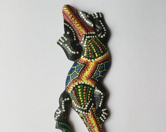 Gecko wall art wood carving with raised dot painted decoration (20cm)