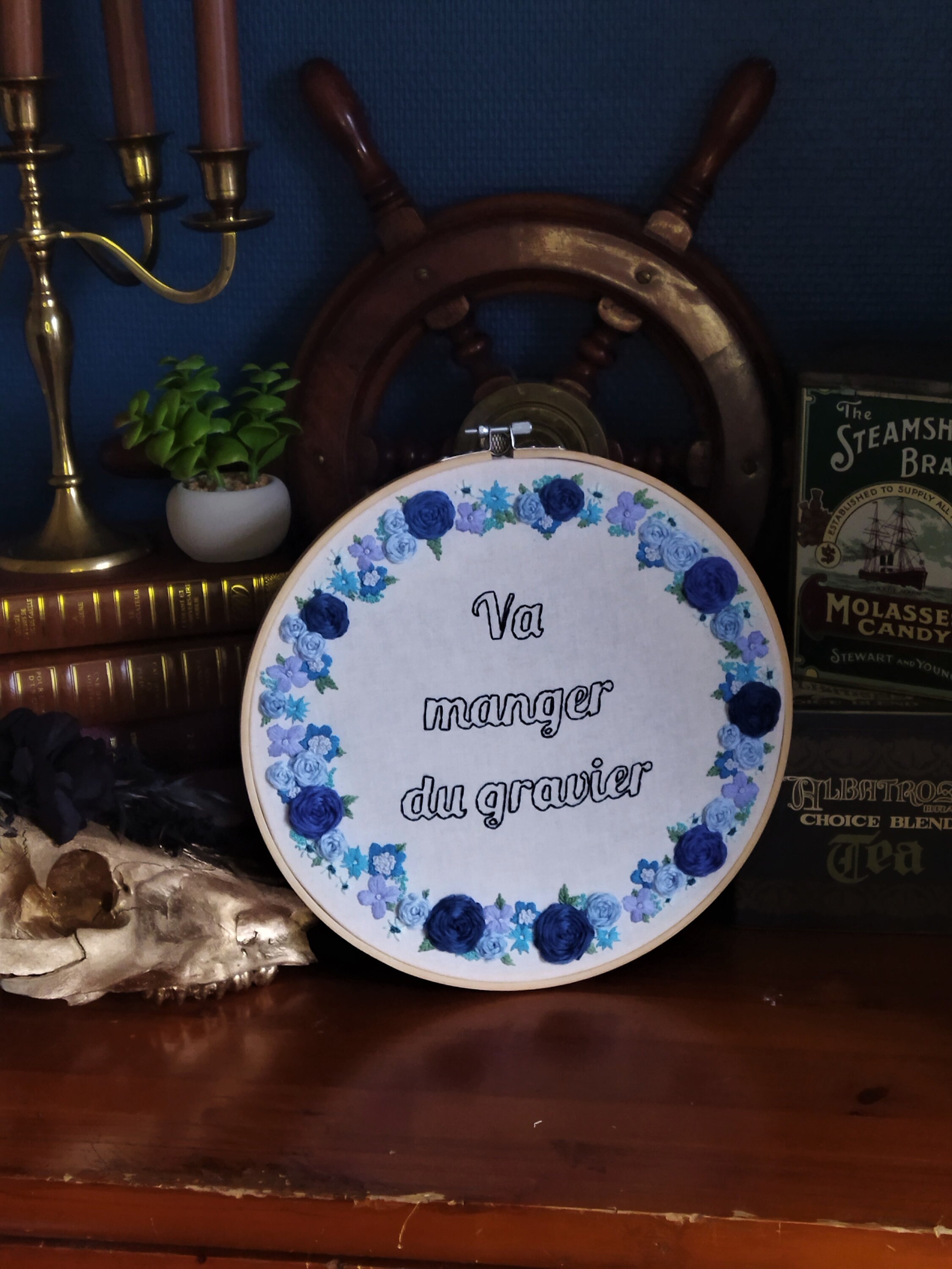 Broderie Va Manger Du Gravier Faite Main