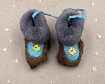 Authentic Vintage Inuit Chukchi Mukluk Boots Miniatures, Christmas Tree Decor, Arctic Folk Art, Chukchi Inuit Souvenir, Collectible