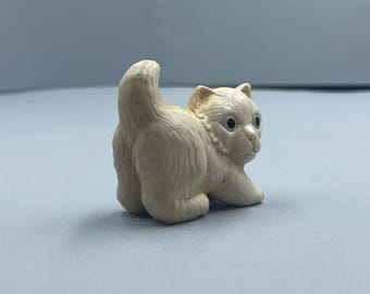 White Kitten Figurine, Artisan Cat Sculpture, Miniature Pet Memorial, Handcrafted Collectible Cat, Unique Gift for Cat Lovers, Signed