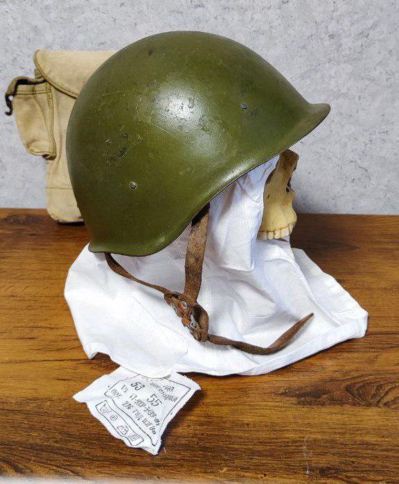 ソビエト第二次世界大戦SSH-40ヘルメット - 1948年製ソ連軍オリジナル