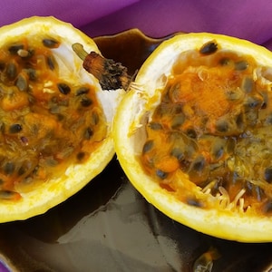 DIRECT FROM HAWAII - Passion Fruit Lilikoi Seeds - High Quality! Tropical Fruit