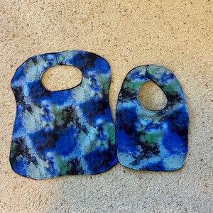 Blue bib, Green bib, infant bib, baby bib, baby shower gift, reversible bib, snap bib, dribble bib, toddler bib, baby gift