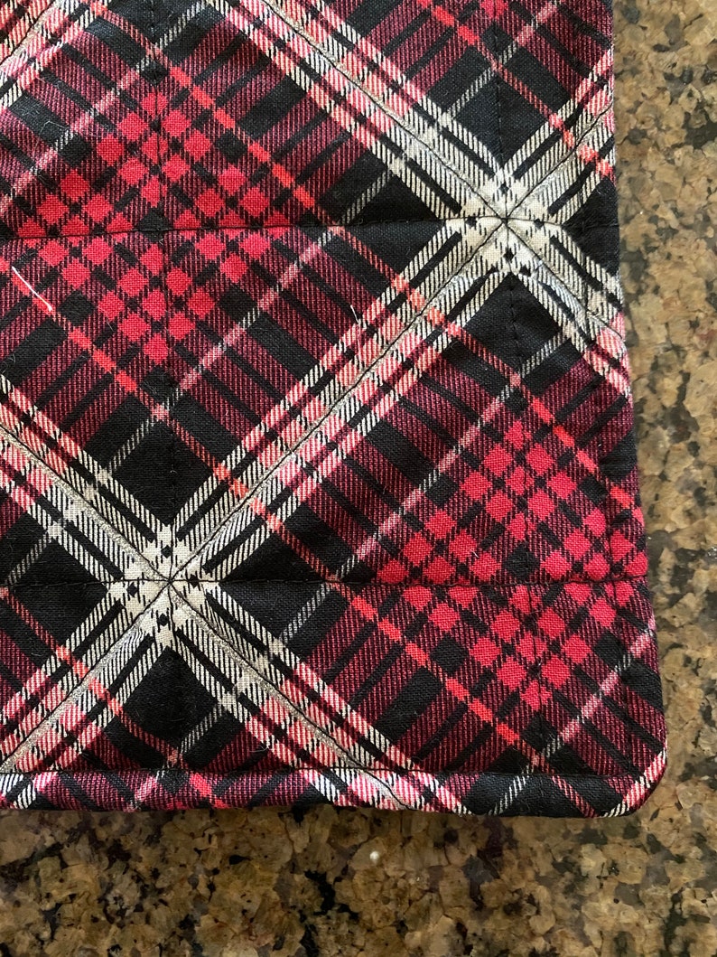 kitchen gift, Red plaid pot holder housewarming gift Quilted Pot Holder Pot holder 9 x 9 wedding shower gift hot pad trivet