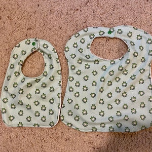 Frog bib, infant bib, baby bib, baby shower gift, reversible bib, snap bib, dribble bib, toddler bib, baby gift