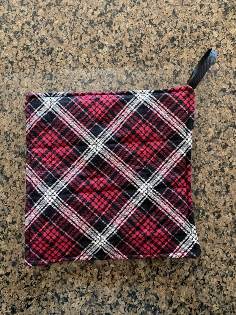 kitchen gift, Red plaid pot holder housewarming gift Quilted Pot Holder Pot holder 9 x 9 wedding shower gift hot pad trivet
