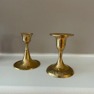 Vela de latón vintage, portavelas, candelabro de latón, portavelas antiguo, decoración de flores, latón vintage, oro del soporte CAndle, decoración del hogar