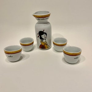 Zestaw do japońskiego sake, zestaw vintage, wystrój domu vintage, sake vintage, ceramika vintage, zestaw do japońskiego sake, zestaw do napojów, karafka i kubki, prezent dla gospodarza