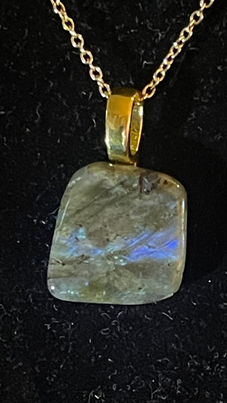 Labradorite Gemstone With Special Healing Effects for the Mind. Very