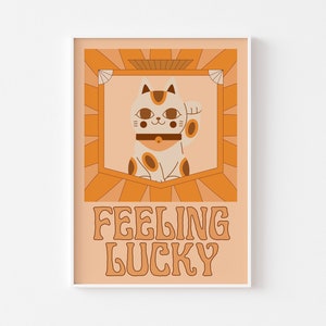 Impresión "Feeling Lucky": estilo boho retro, gato de la suerte, colores terrosos melocotón, estética hippie de los años 70, art déco psicodélico, maneki neko, japonés