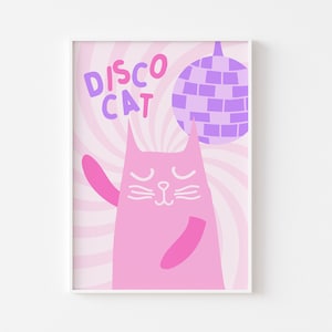 Impresión de gato disco rosa: arte disco divertido, gato bailando, discoteca funky de los años 70 y 80, bola de discoteca, personaje lindo, boogie, pastel funky lindo, póster divertido