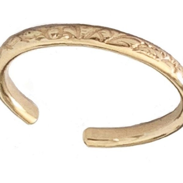 Gouden teenring · Gehamerde gouden teenring · Hawaiiaanse teenring · Minimalistisch · Verstelbare teenring · Teenring goud. Teenringen voor dames goud