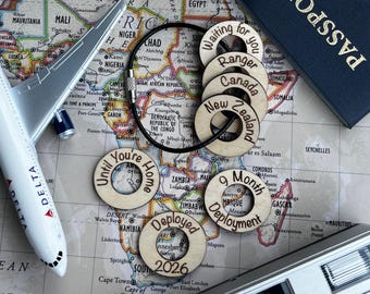 Portachiavi per dispiegamento militare - Regalo personalizzato per soldato schierato - Ricordo in legno inciso personalizzato