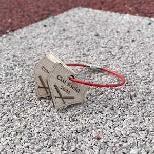 Personalisierte MLB Home Plate Ballpark Tracker & Baseball Schlüsselbund Geschenk für Fans, individuelles Zubehör für Baseball Liebhaber
