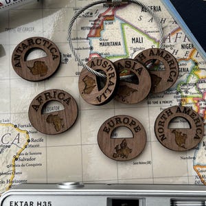 Set of 7 Continents Wooden Tokens, World Map Keepsake, Bucket List Travel Gift, Engraved Continents Map Travel Tracker