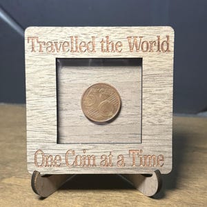 旅行用コインディスプレイケース パーソナライズ、外貨コレクターギフト、世界コインシャドーボックス 刻印入り