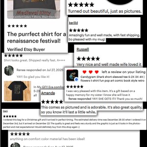 Op de afbeelding: Zwart T-shirt met de tekst "Medieval Kitty" en een afbeelding van een kat in Renaissance kleding. Het shirt is een Comfort Colors korte mouw. Klantbeoordelingen zijn ook zichtbaar.