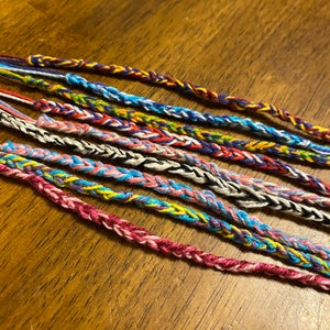 Benutzerdefinierte College Freundschaft Armbänder