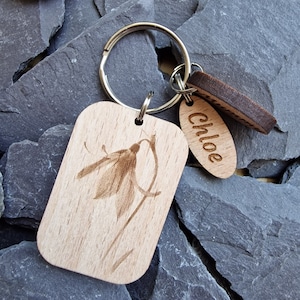 Bluebell Wooden Engraved Keyring, Flower Keychain for Nature Lovers and Floral Enthusiasts, Unique Gift Idea, Customizable Key Ring