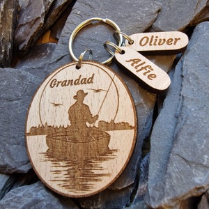 Lasergravierter Angeln-Schlüsselanhänger aus Holz - Personalisiertes Angeln Geschenk, Vatertagsgeschenk, Opa, Daddy, Bruder, bester Freund