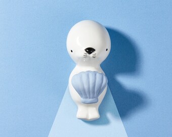 Otter holding a clam - Ceramic Diffuser, Otter, Otter Diffuser, Otter Ceramic, Ceramic Scent Diffuser, Designed Diffuser, Cute Ceramic