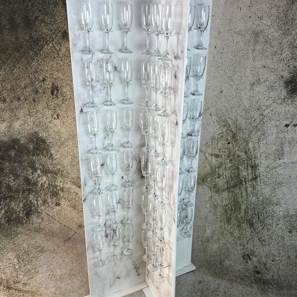 Wandständer Sektflöte: 72-Glas-Wandständer, Partydeko