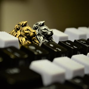 Noble Lion - Artisan Custom Cherry MX Keycap