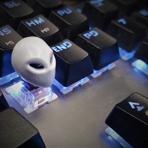 Alien Bust - Artisan Custom Cherry MX Keycap