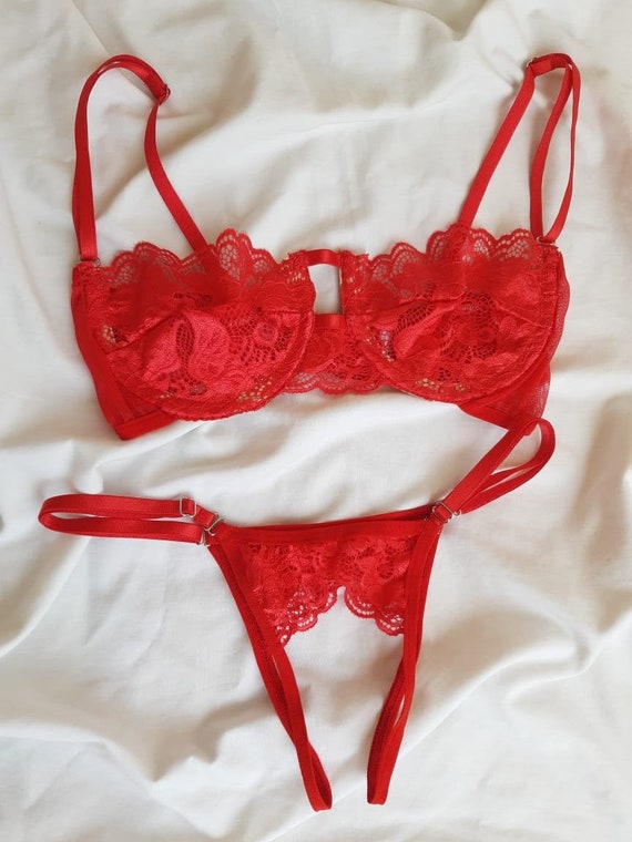 red lace bra and pants