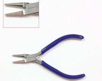 BeadSmith® Wire Twisting/Forming Pliers with Spring Round Nose and Flat Nose - To create circles, angles, and distinctive wire forms