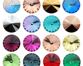 Könnte beinhalten: Sortiment von 15 runden, facettierten Glas-Strasssteinen in verschiedenen Farben, darunter Blau, Grün, Rot, Pink und Gold. Jeder Strassstein hat eine spitze Mitte.