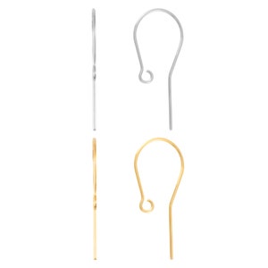 Puede incluir: Dos pares de ganchos para pendientes, un par es plateado y el otro es dorado.