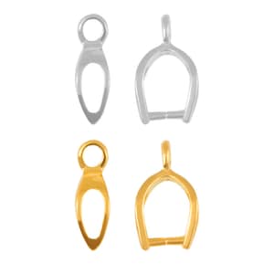 Puede incluir: Dos pares de cierres de joyería de metal plateado y dorado. Los cierres tienen forma de herradura con un pequeño bucle en la parte superior. Los cierres se utilizan para sujetar la joyería a una cadena o cordón.