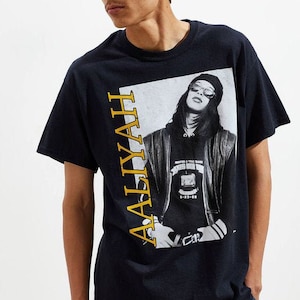 AALIYAH - Unisex T-Shirt