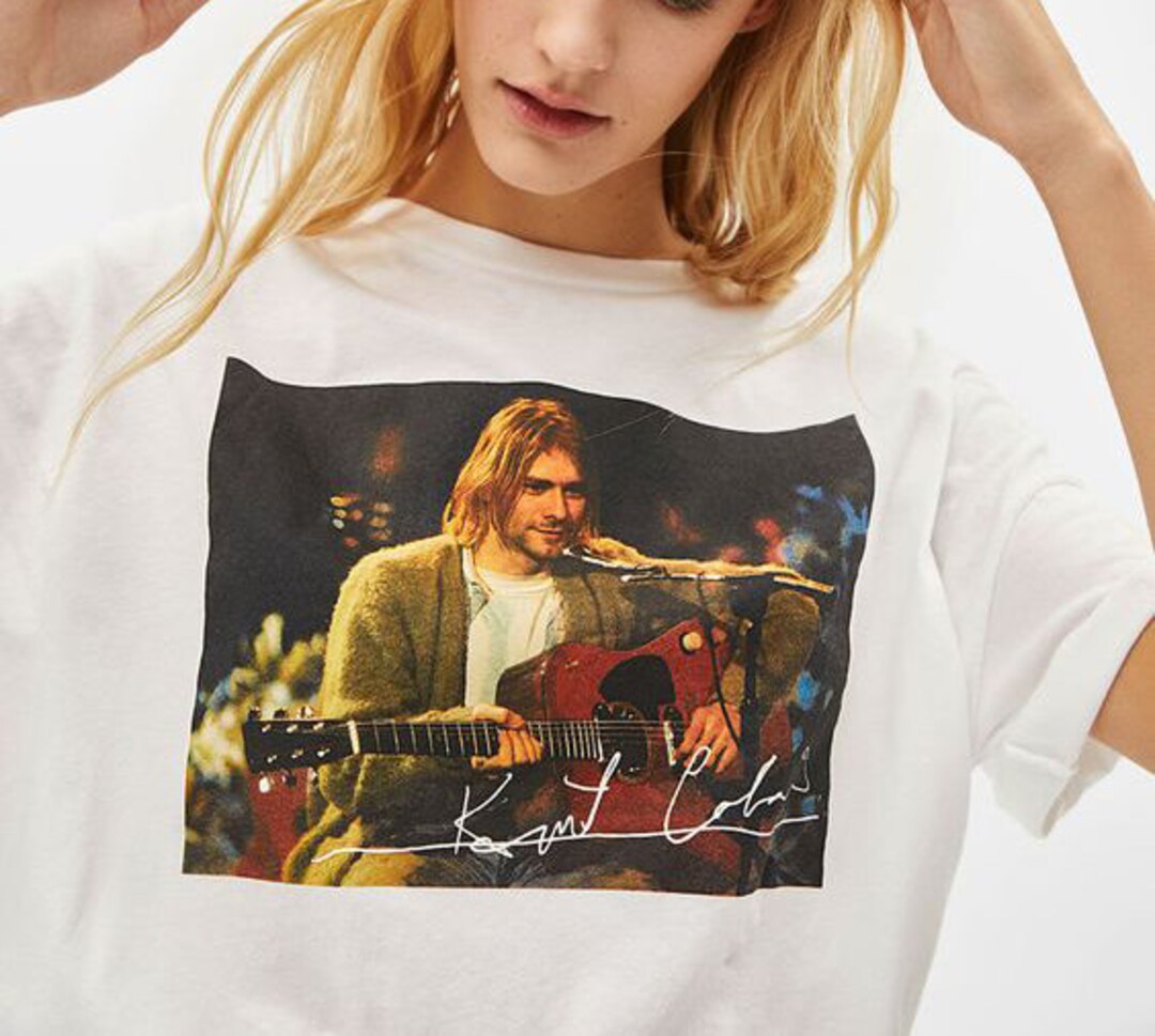 KURT COBAIN - Unisex T-shirt - Etsy
