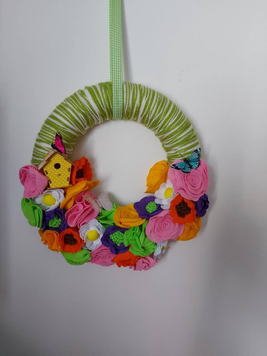 Esta corona de puerta o pared es ideal para la temporada de | Etsy